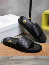 Picture of Versace Slippers _SKU829983648101952